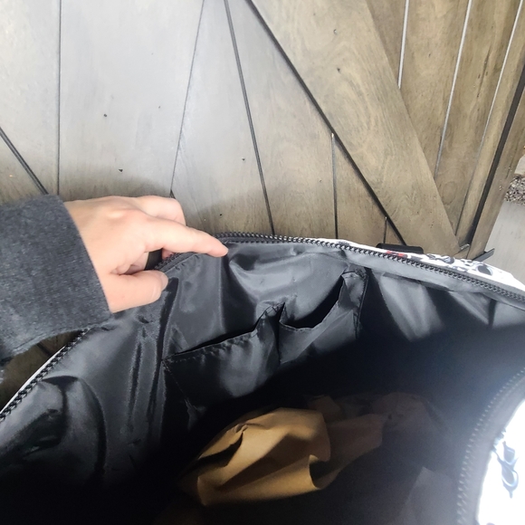 NWT Disney Minnie Mouse Large Tote/ Weekender Bag by Bioworld 22 x 14 x 7 - Picture 9 of 13